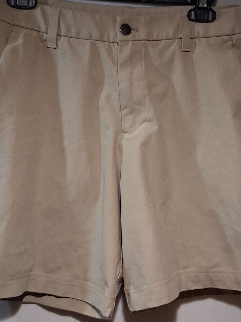 lululemon athletica Men's Tan Flat-Front Shorts